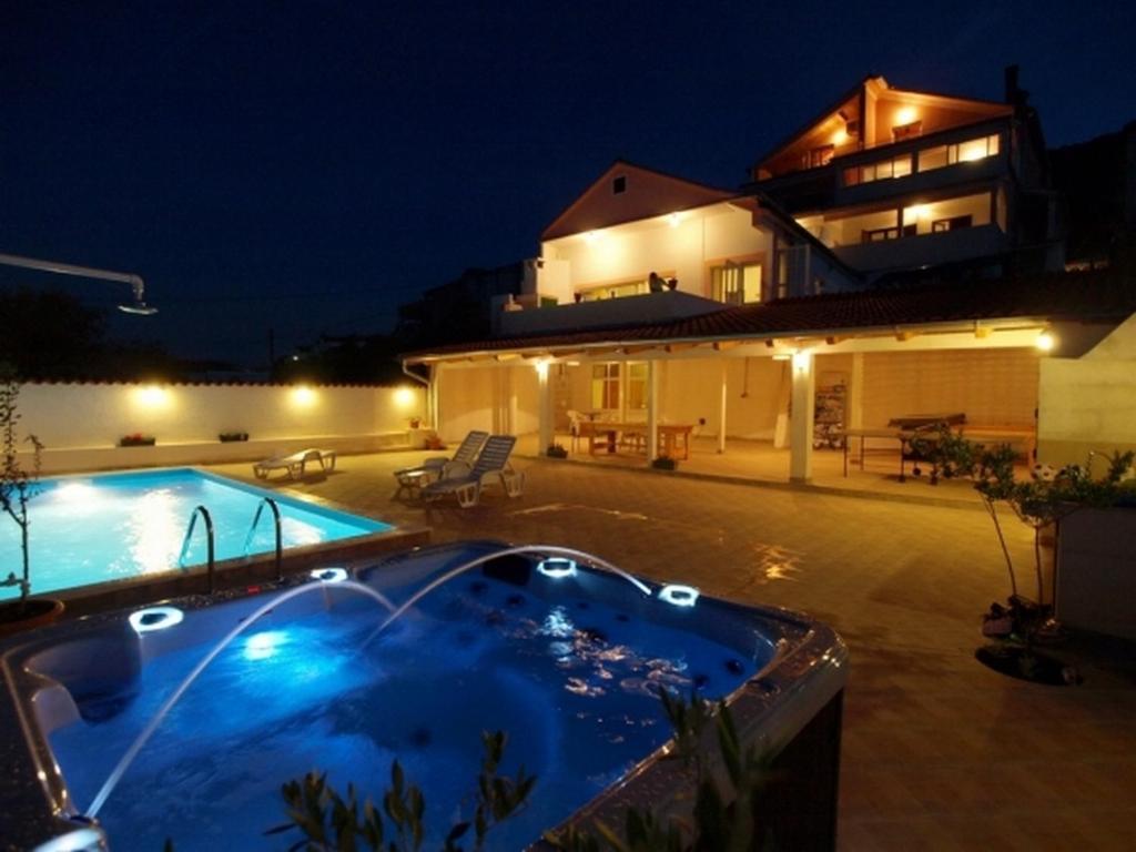 Apartments And Rooms With A Swimming Pool Kali, Ugljan - 14083 Exterior photo