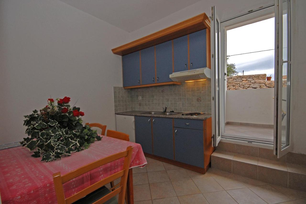 Apartments And Rooms With A Swimming Pool Kali, Ugljan - 14083 Exterior photo